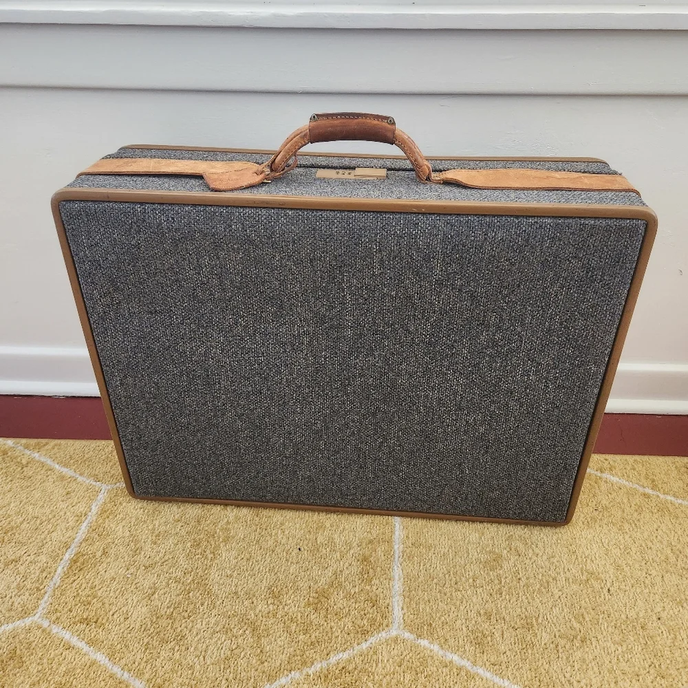 🔥 Vintage Leather locked Tweed Hartmann Luggage